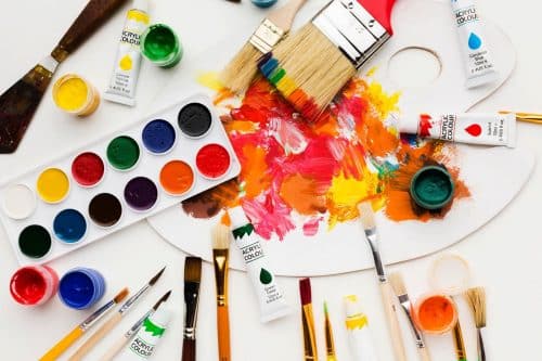 Краски и кисти для творчества